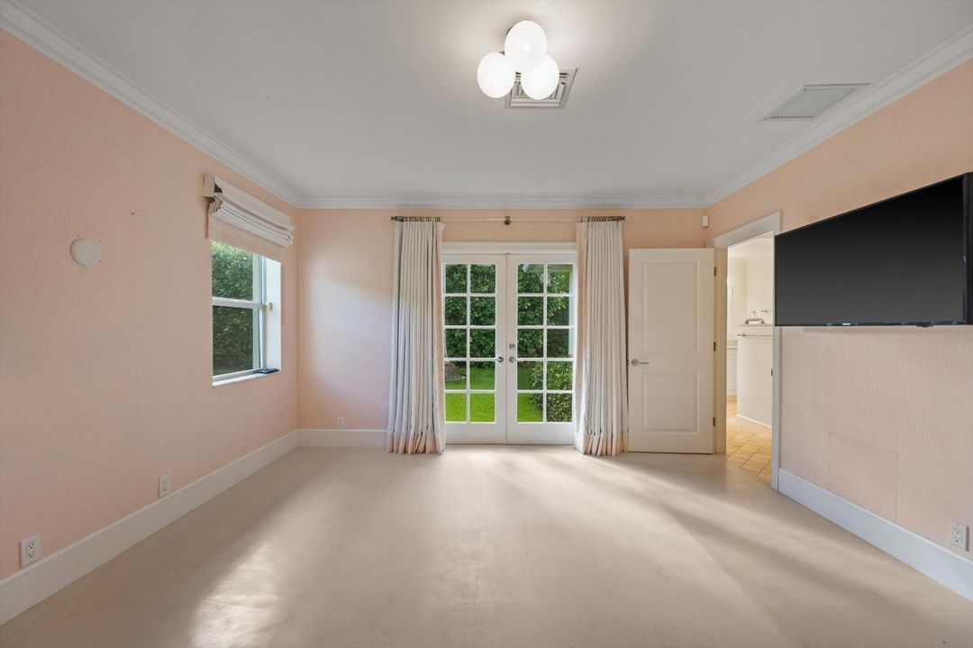 出租: $30,000 (4 贝兹, 3 浴室, 2795 平方英尺)