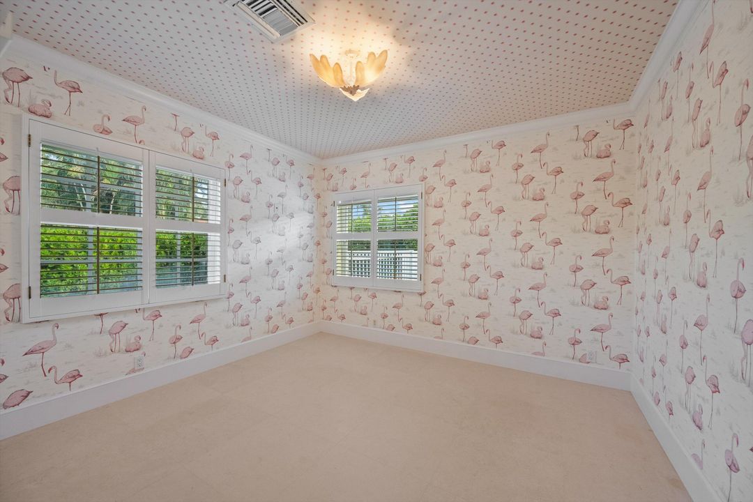 出租: $30,000 (4 贝兹, 3 浴室, 2795 平方英尺)