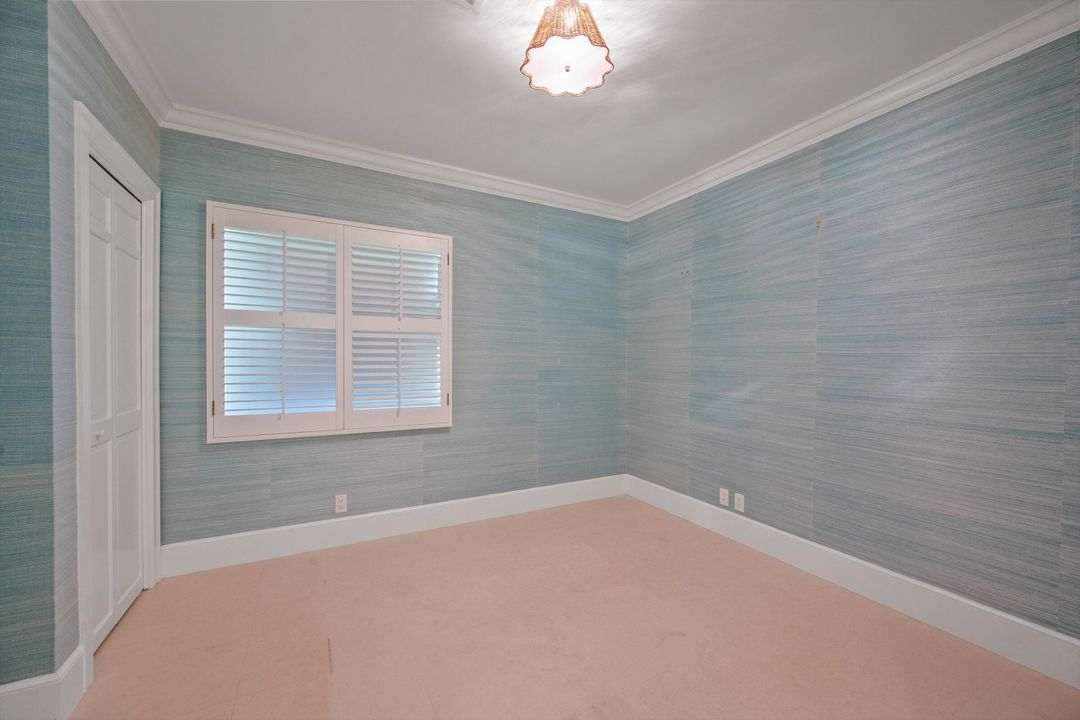 出租: $30,000 (4 贝兹, 3 浴室, 2795 平方英尺)