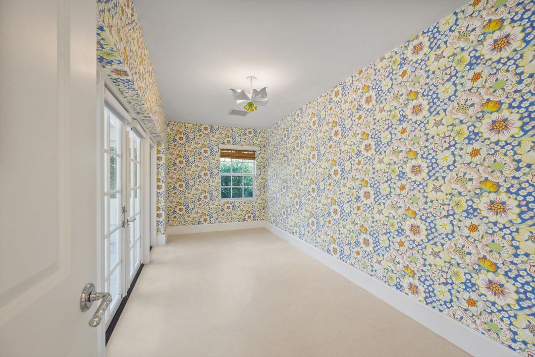 出租: $30,000 (4 贝兹, 3 浴室, 2795 平方英尺)