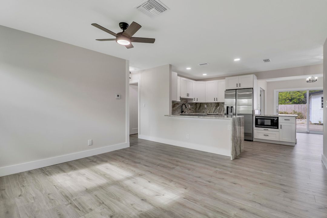 На продажу: $434,500 (3 спален, 1 ванн, 1218 Квадратных фут)