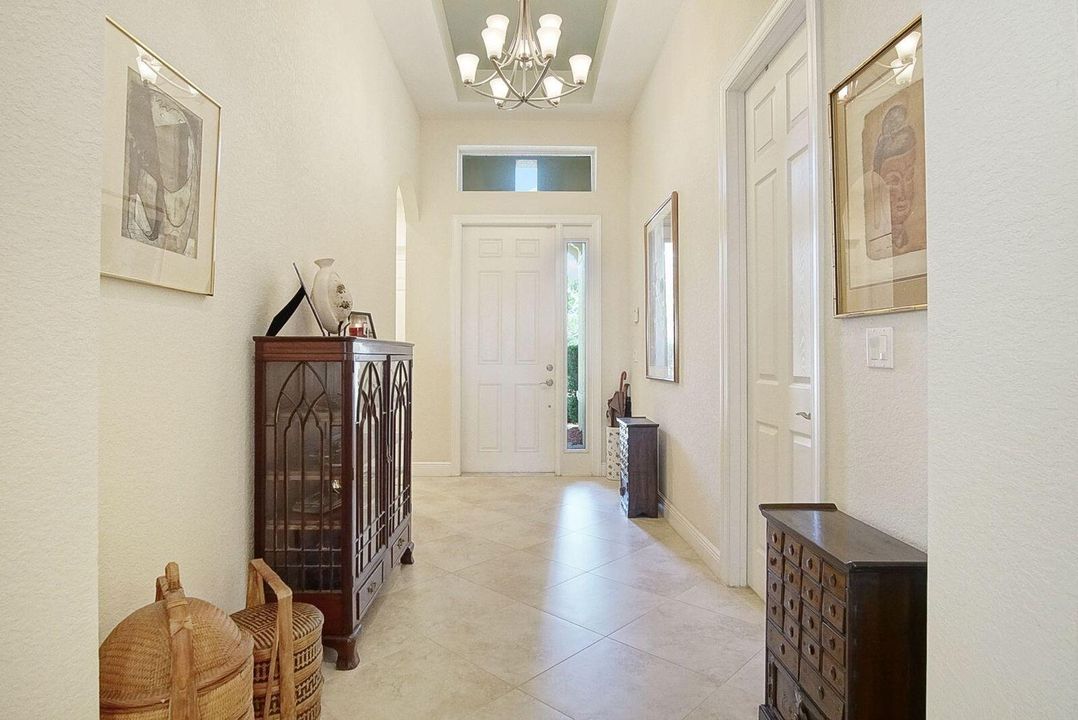 En Venta: $645,500 (3 camas, 2 baños, 2255 Pies cuadrados)