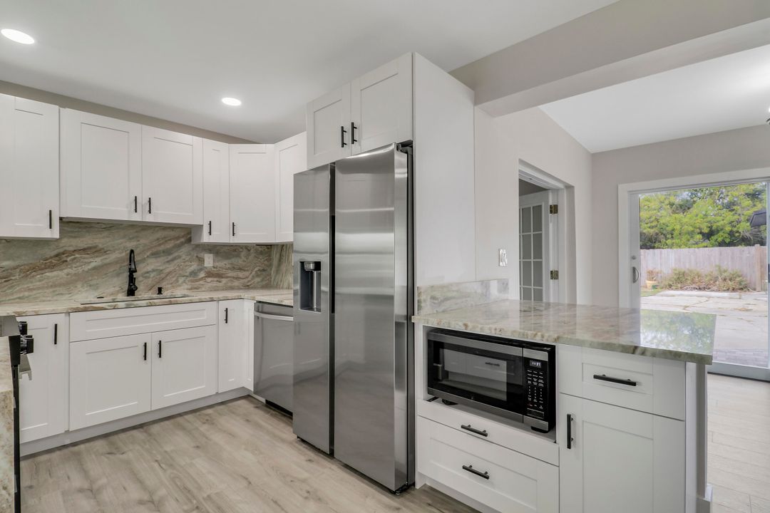 На продажу: $434,500 (3 спален, 1 ванн, 1218 Квадратных фут)