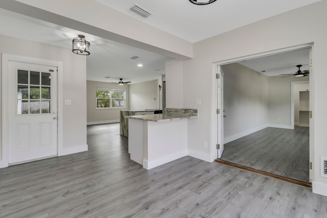 На продажу: $434,500 (3 спален, 1 ванн, 1218 Квадратных фут)