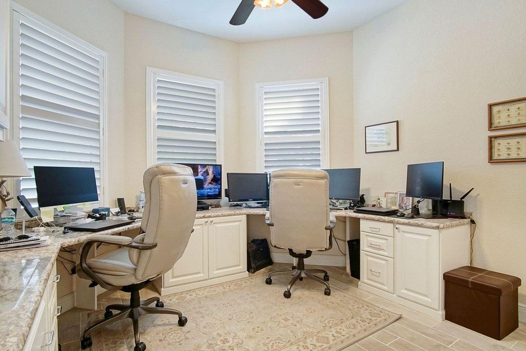 En Venta: $645,500 (3 camas, 2 baños, 2255 Pies cuadrados)