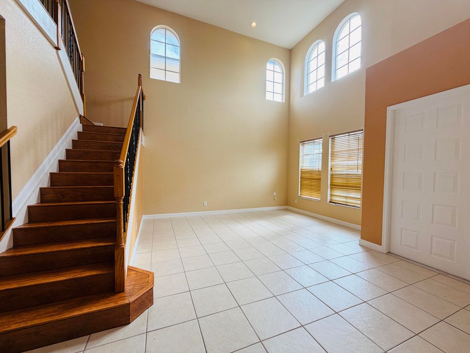 出租: $3,400 (4 贝兹, 4 浴室, 3031 平方英尺)