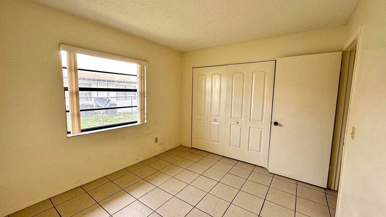 For Rent: $1,900 (2 beds, 1 baths, 1000 Square Feet)