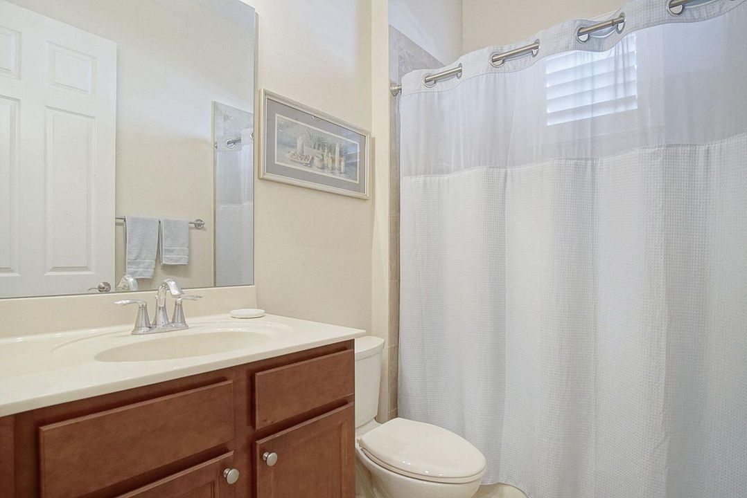 En Venta: $645,500 (3 camas, 2 baños, 2255 Pies cuadrados)