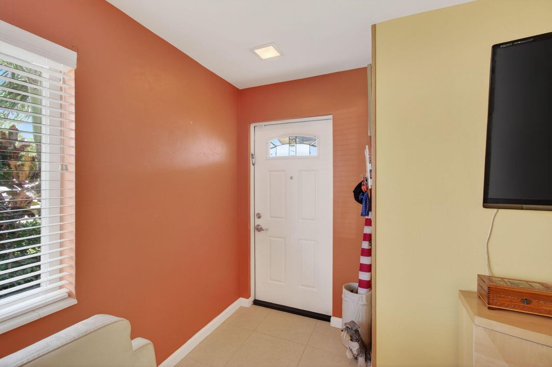 На продажу: $575,000 (3 спален, 2 ванн, 1527 Квадратных фут)