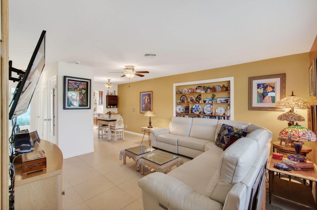 На продажу: $575,000 (3 спален, 2 ванн, 1527 Квадратных фут)