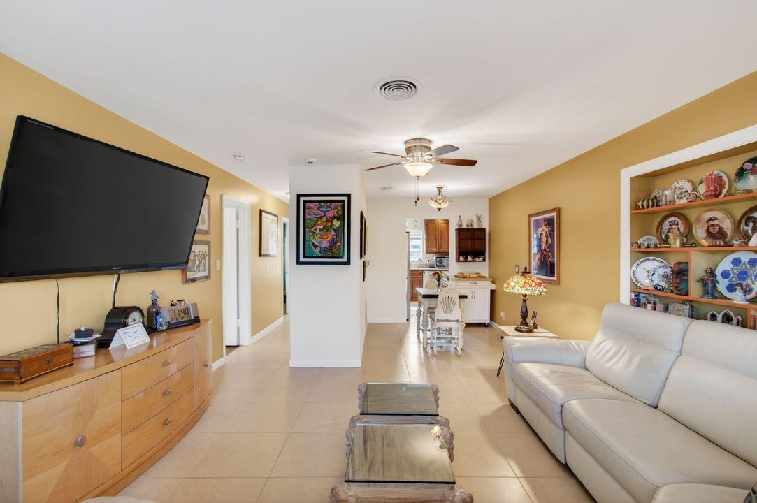 На продажу: $575,000 (3 спален, 2 ванн, 1527 Квадратных фут)