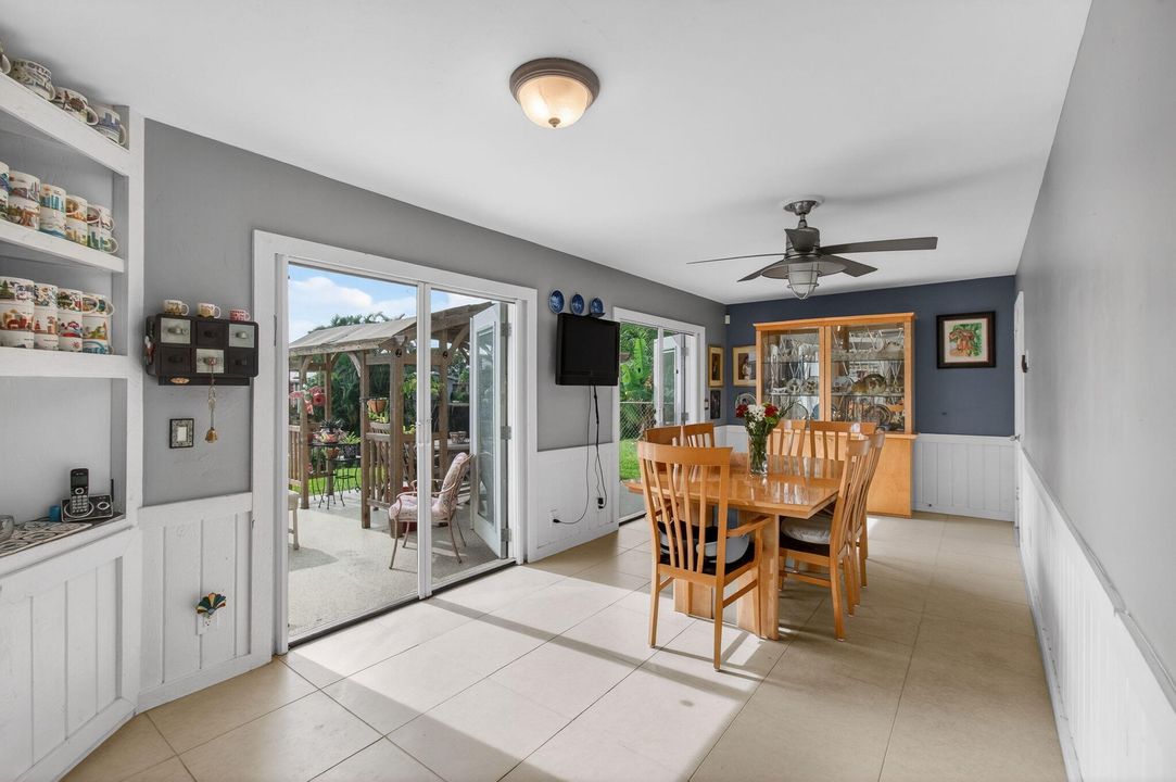 На продажу: $575,000 (3 спален, 2 ванн, 1527 Квадратных фут)