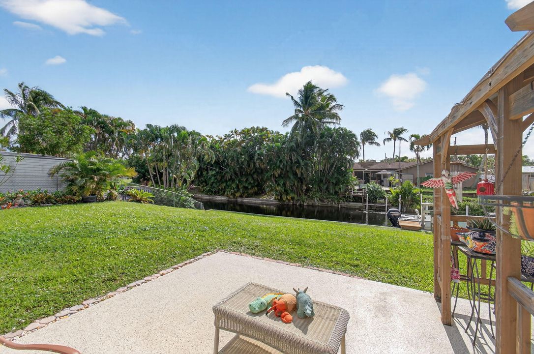 На продажу: $575,000 (3 спален, 2 ванн, 1527 Квадратных фут)