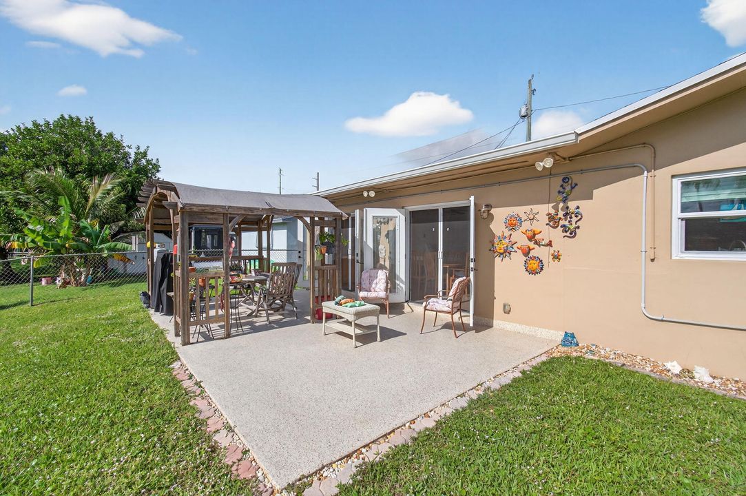 На продажу: $575,000 (3 спален, 2 ванн, 1527 Квадратных фут)