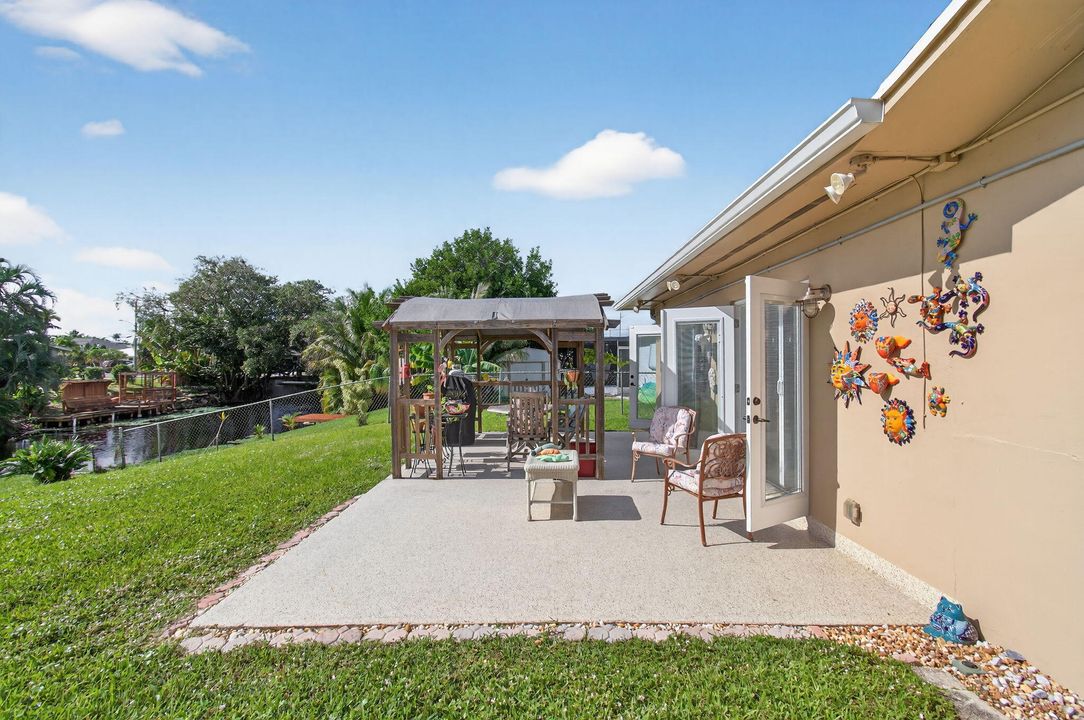 На продажу: $575,000 (3 спален, 2 ванн, 1527 Квадратных фут)