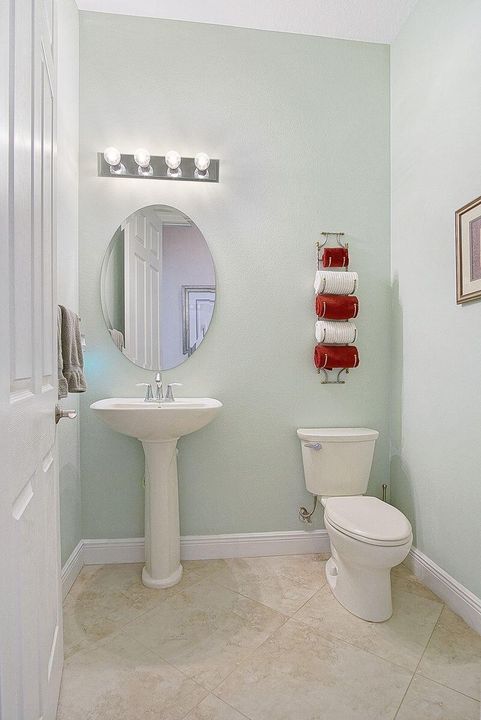 En Venta: $645,500 (3 camas, 2 baños, 2255 Pies cuadrados)