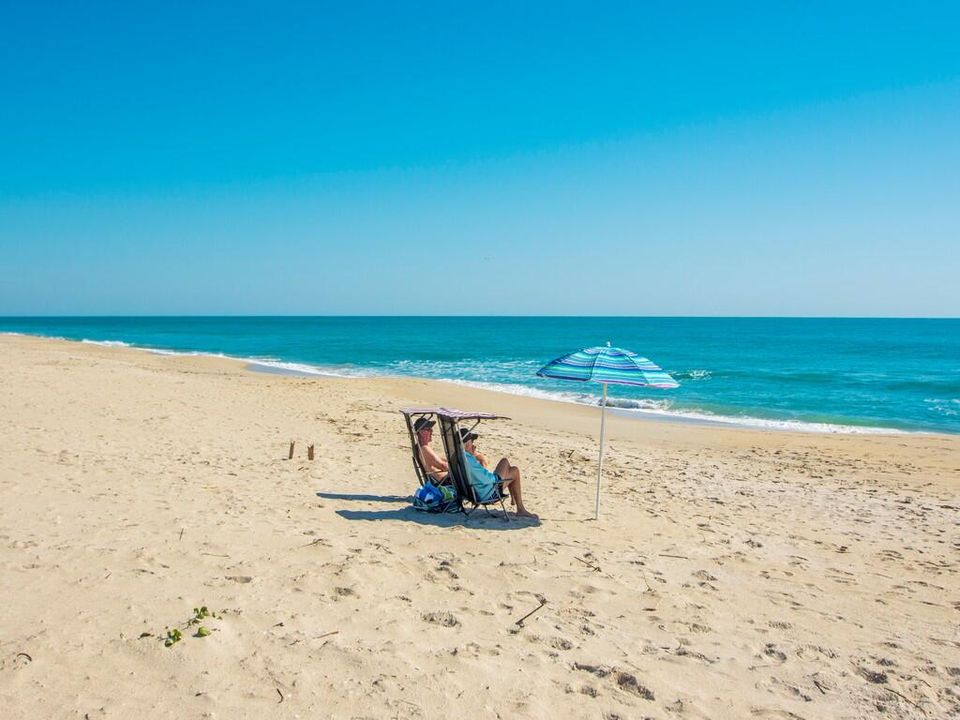 For Sale: $360,000 (2 beds, 2 baths, 1230 Square Feet)