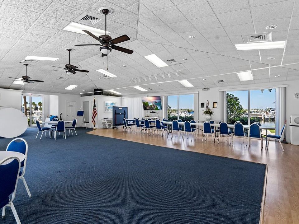 For Sale: $360,000 (2 beds, 2 baths, 1230 Square Feet)