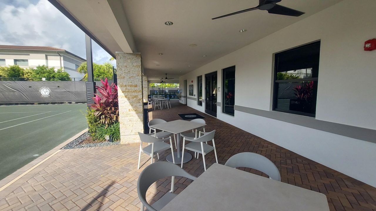 For Sale: $1,249,900 (2 beds, 2 baths, 2214 Square Feet)