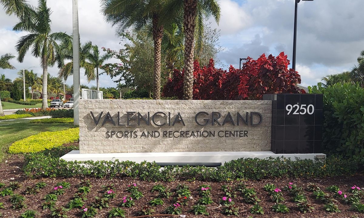 For Sale: $1,249,900 (2 beds, 2 baths, 2214 Square Feet)