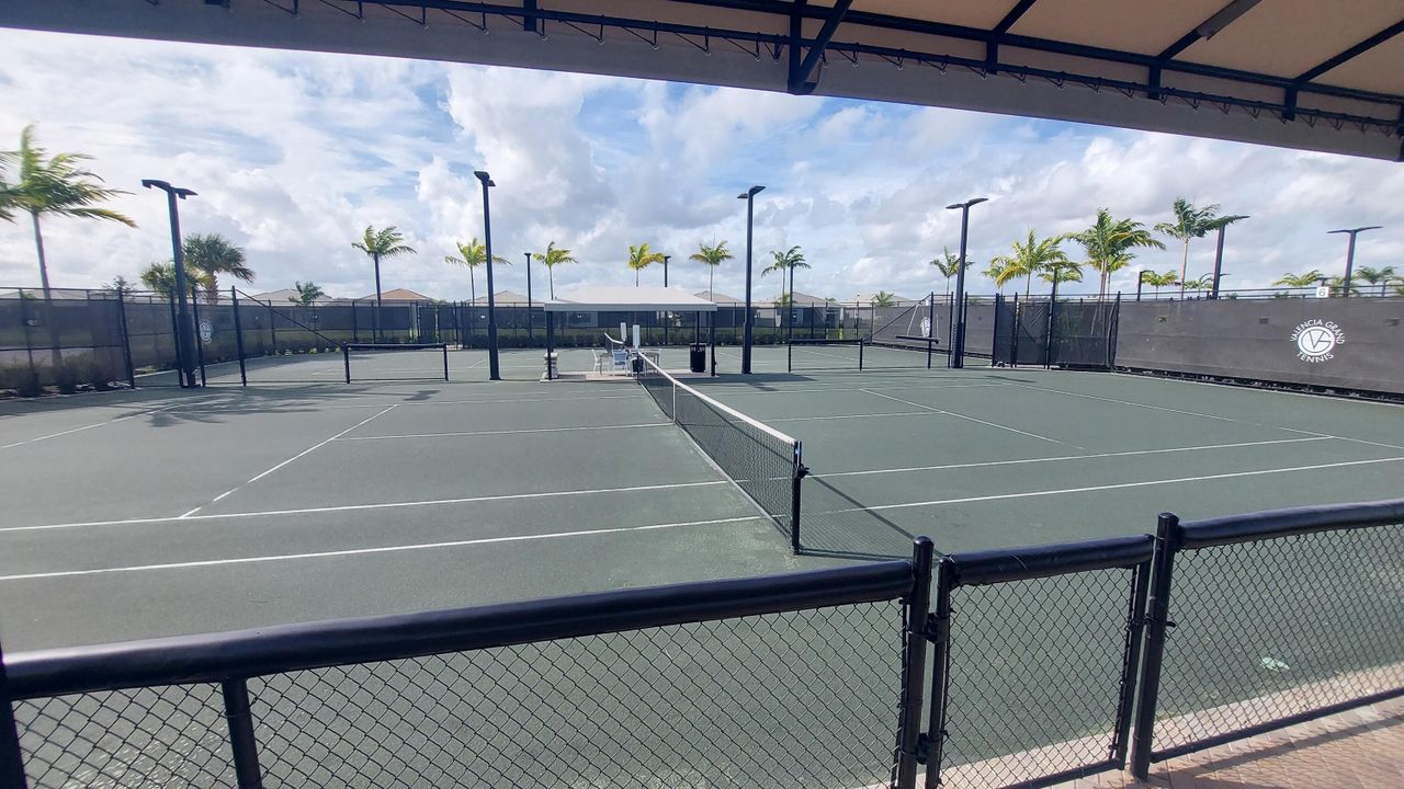 For Sale: $1,249,900 (2 beds, 2 baths, 2214 Square Feet)