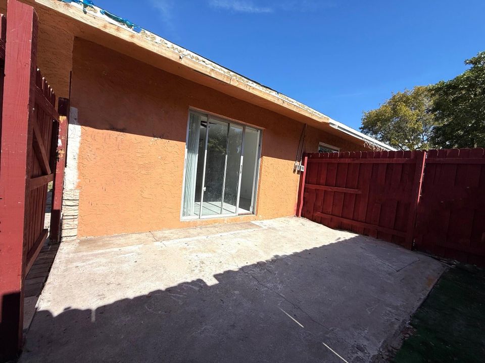 En Renta: $1,900 (2 camas, 2 baños, 1100 Pies cuadrados)