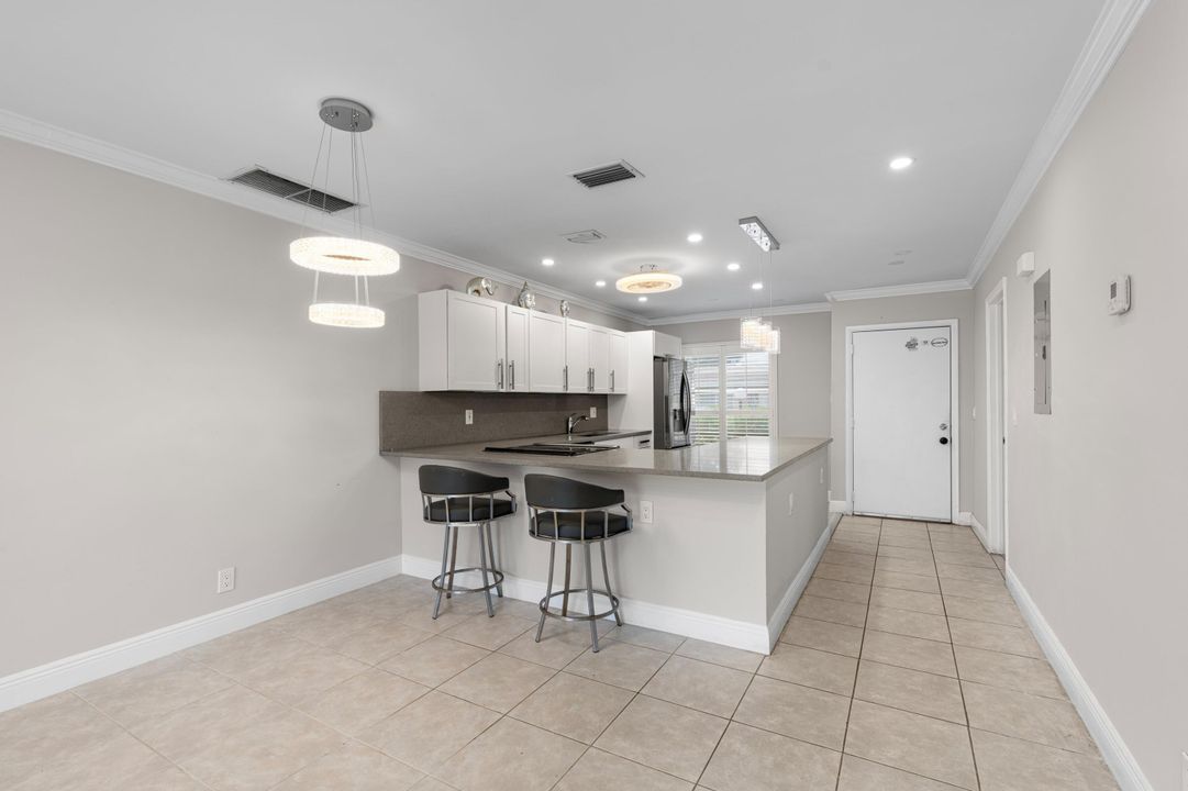 For Rent: $1,995 (2 beds, 1 baths, 908 Square Feet)