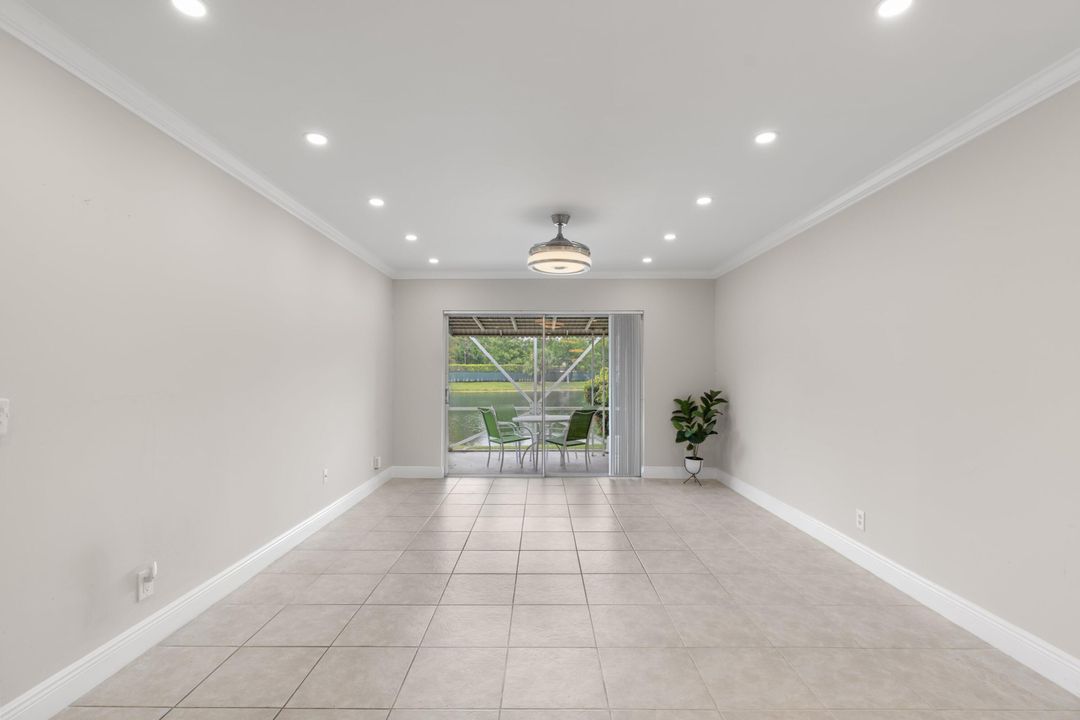 For Rent: $1,995 (2 beds, 1 baths, 908 Square Feet)