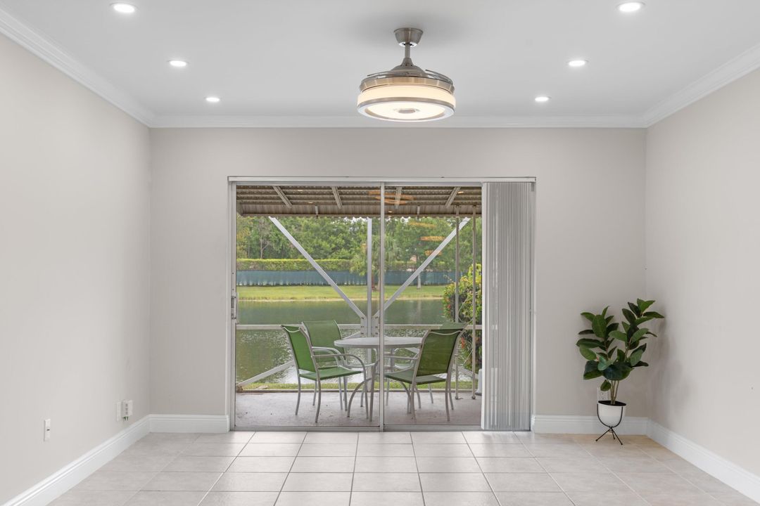 For Rent: $1,995 (2 beds, 1 baths, 908 Square Feet)