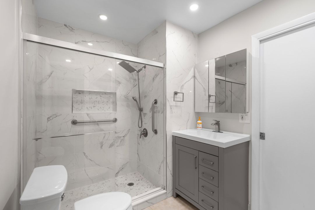 For Rent: $1,995 (2 beds, 1 baths, 908 Square Feet)