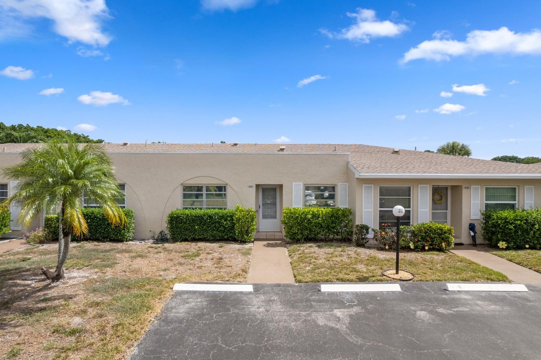 For Rent: $1,995 (2 beds, 1 baths, 908 Square Feet)