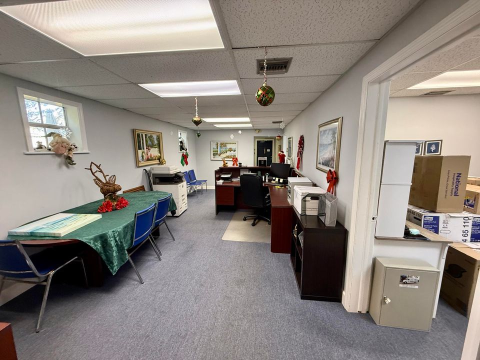 待售: $950 (0 贝兹, 0 浴室, 1806 平方英尺)