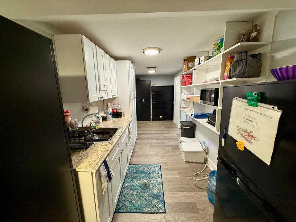 待售: $950 (0 贝兹, 0 浴室, 1806 平方英尺)