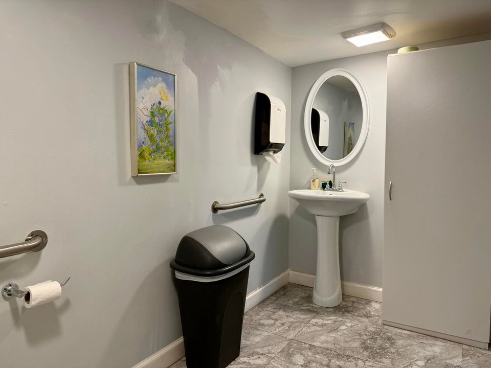 待售: $950 (0 贝兹, 0 浴室, 1806 平方英尺)