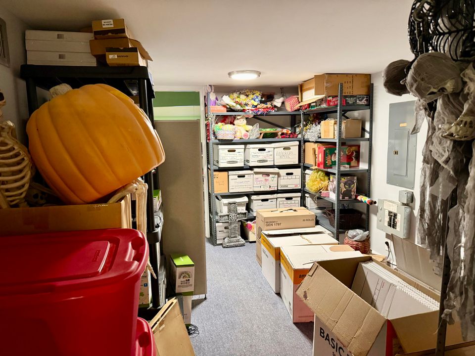 待售: $950 (0 贝兹, 0 浴室, 1806 平方英尺)