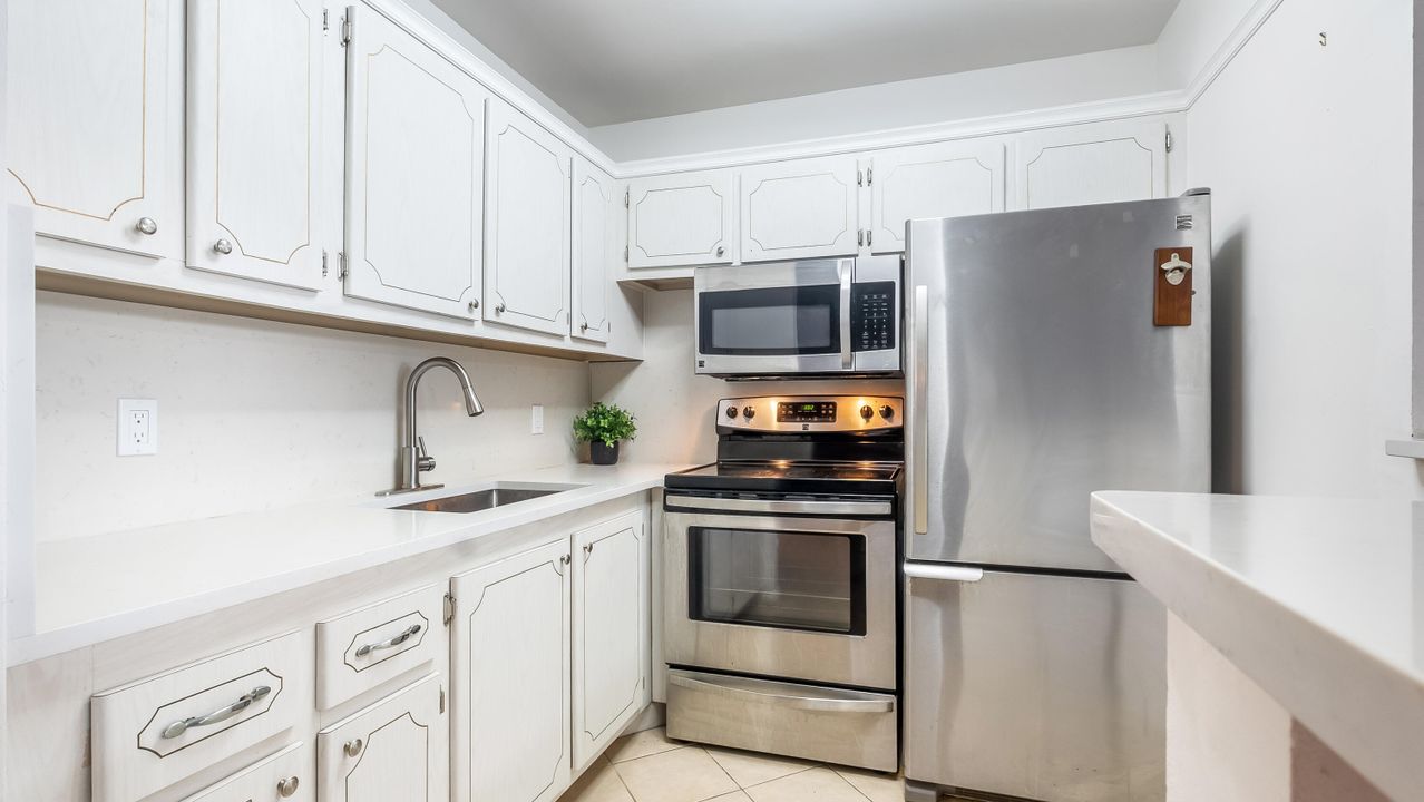 待售: $89,000 (1 贝兹, 1 浴室, 700 平方英尺)