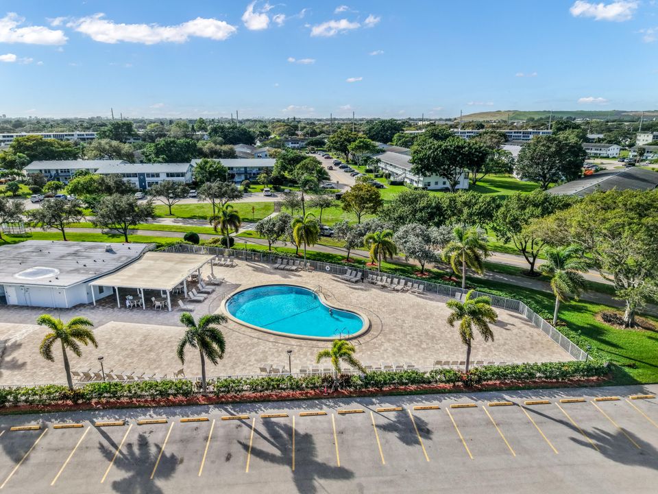 待售: $89,000 (1 贝兹, 1 浴室, 700 平方英尺)