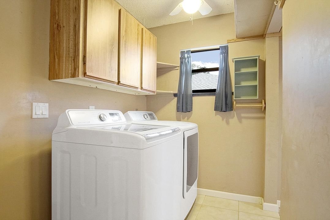 For Sale: $370,000 (3 beds, 2 baths, 1332 Square Feet)