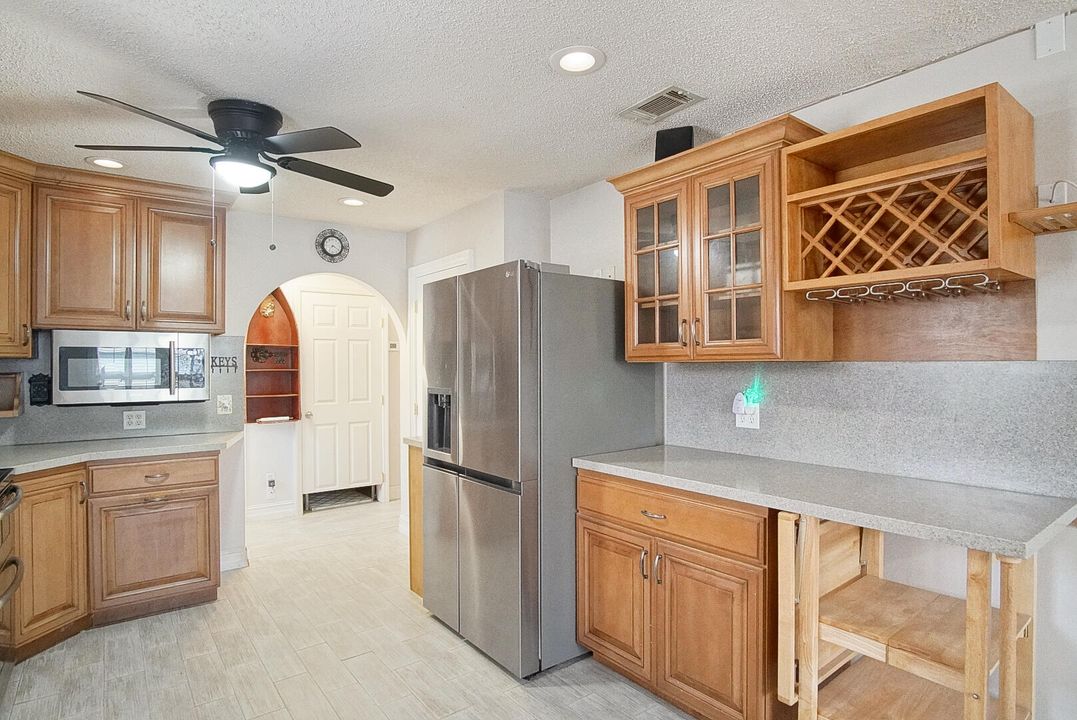 For Sale: $370,000 (3 beds, 2 baths, 1332 Square Feet)