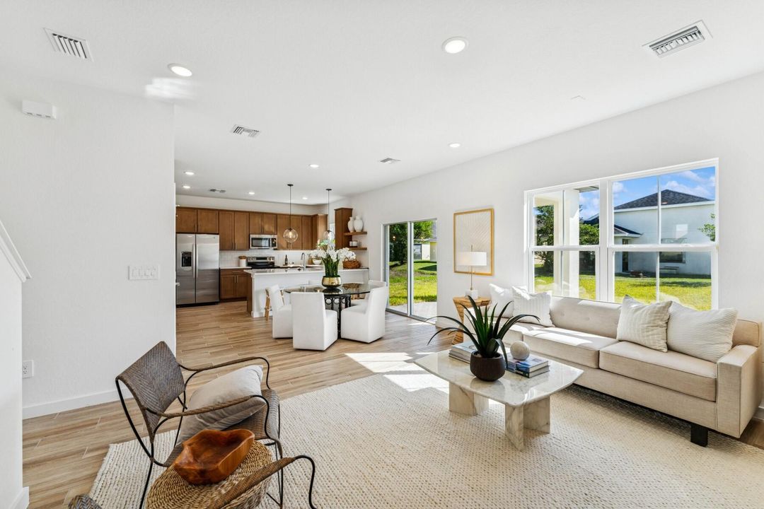 待售: $349,888 (3 贝兹, 2 浴室, 1985 平方英尺)