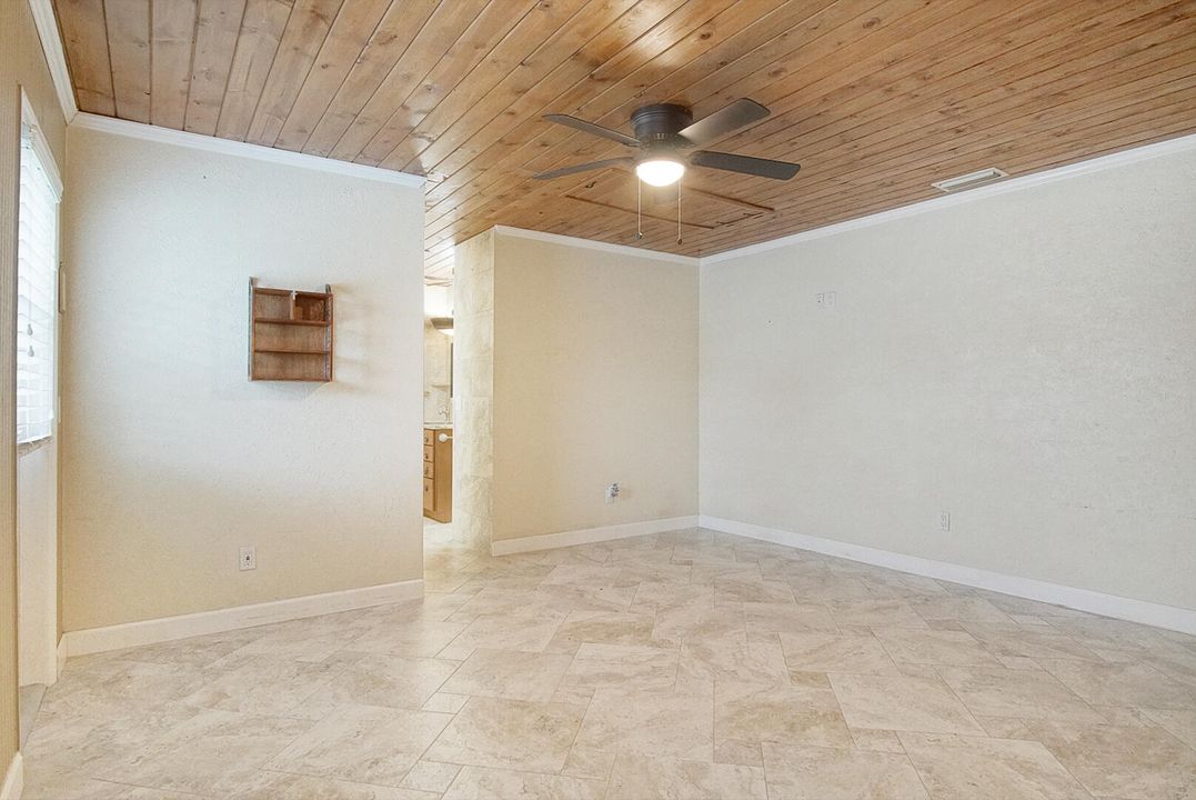 For Sale: $370,000 (3 beds, 2 baths, 1332 Square Feet)