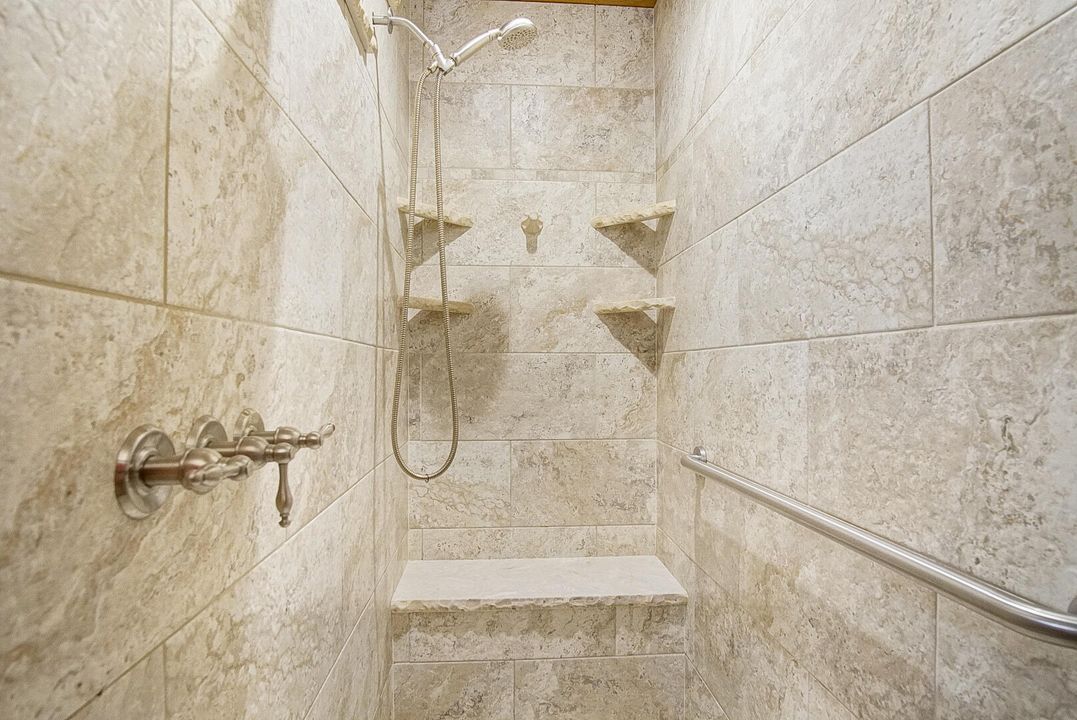 For Sale: $370,000 (3 beds, 2 baths, 1332 Square Feet)