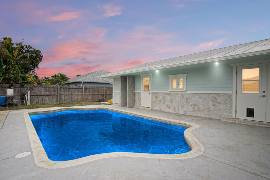 For Sale: $370,000 (3 beds, 2 baths, 1332 Square Feet)