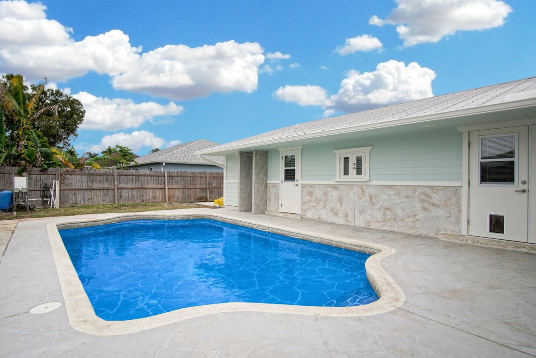 For Sale: $370,000 (3 beds, 2 baths, 1332 Square Feet)