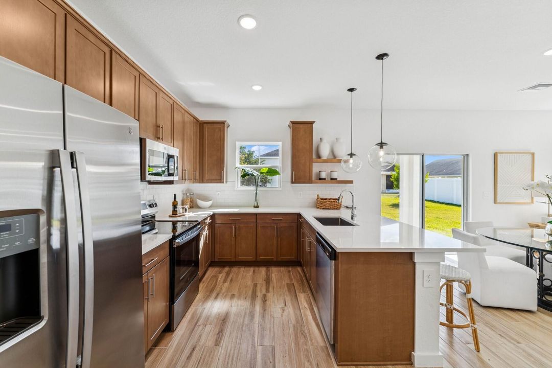 待售: $349,888 (3 贝兹, 2 浴室, 1985 平方英尺)