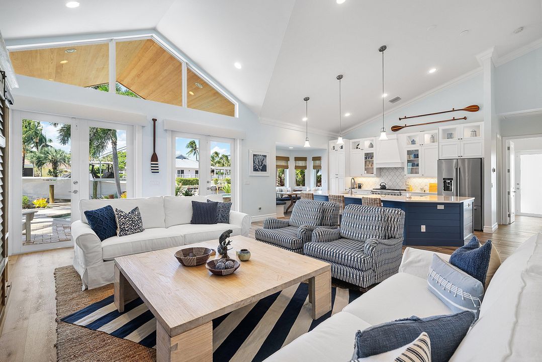 En Venta: $4,999,000 (4 camas, 3 baños, 2209 Pies cuadrados)