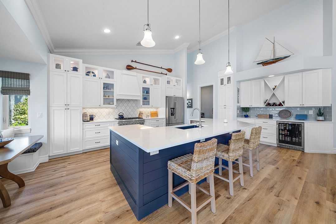 En Venta: $4,999,000 (4 camas, 3 baños, 2209 Pies cuadrados)