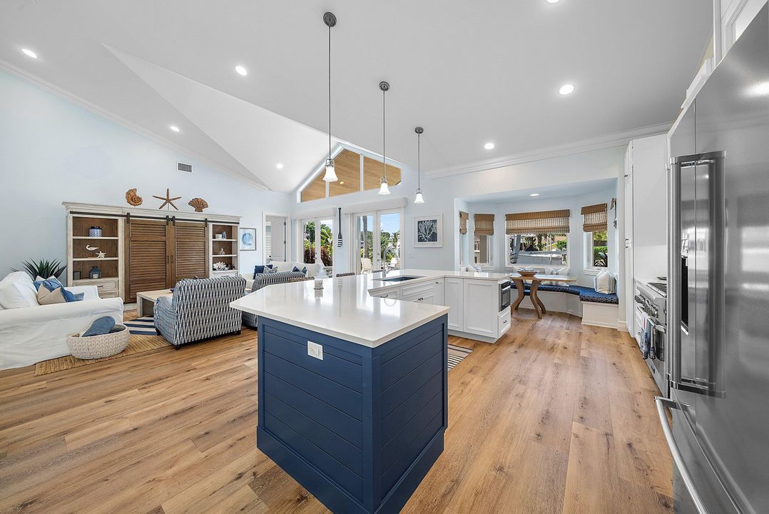 En Venta: $4,999,000 (4 camas, 3 baños, 2209 Pies cuadrados)