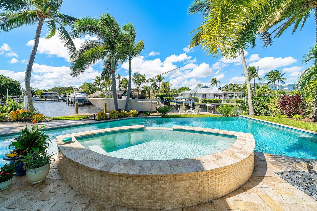 En Venta: $4,999,000 (4 camas, 3 baños, 2209 Pies cuadrados)