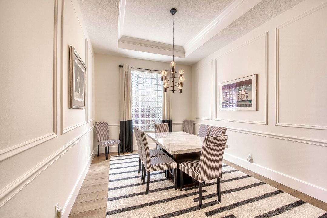 For Sale: $1,999,000 (3 beds, 3 baths, 2685 Square Feet)